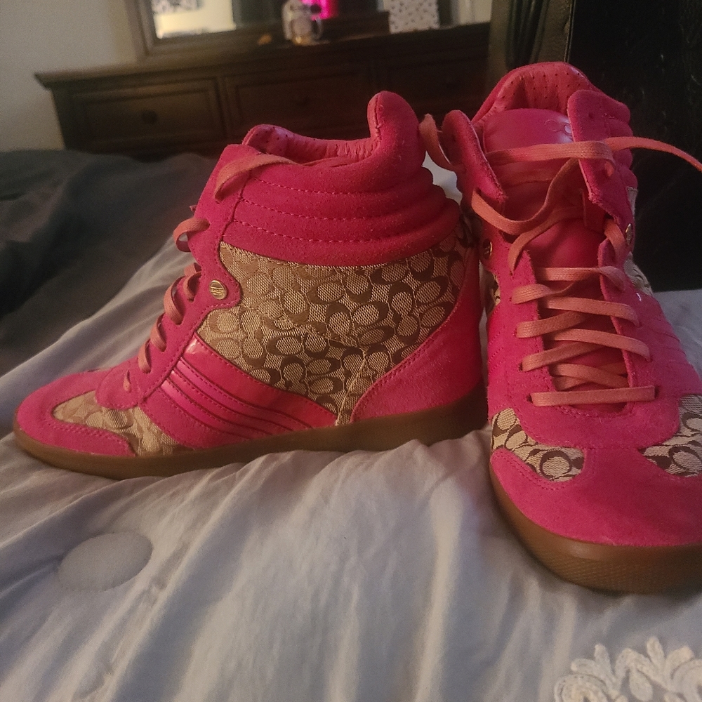 Sneaker booties COACH size 10 excellent condition